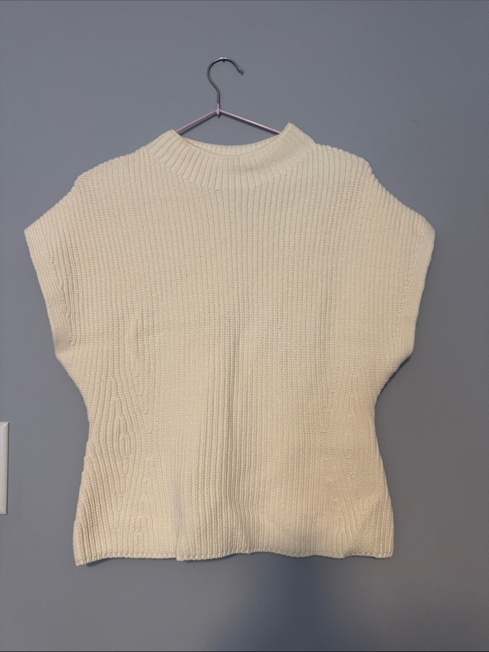 NWT Banana Republic Cream Ribbed Crewneck Sweater
